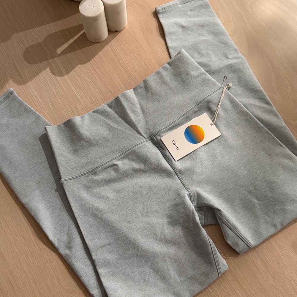 Vuori Clean Elevation legging NEW W/Tags- Medium - Picture 6 of 7